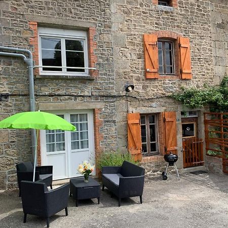 Doxie Cottage Saint-Chabrais Bagian luar foto